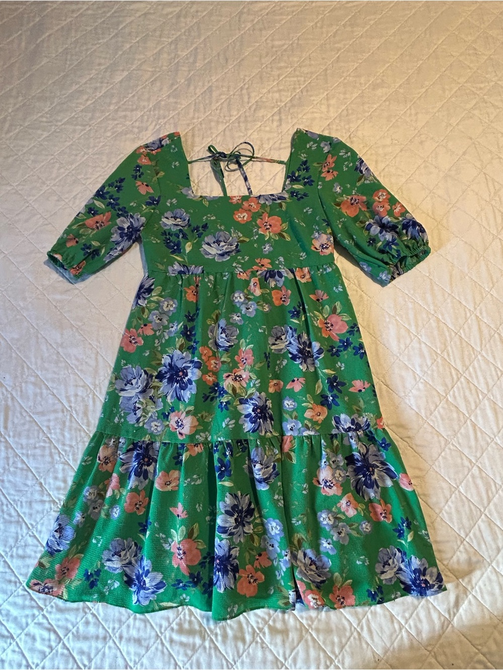 BCBG Paris Green Floral Puff-Sleeve Tiered Dress